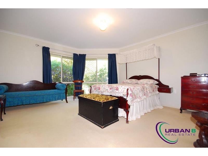 3 Parklane Tce, Brookfield QLD 4069